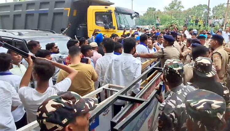 भीम आर्मी का टिहरी कूच हरिद्वार में रुका, शंकराचार्य चौक पर हंगामा