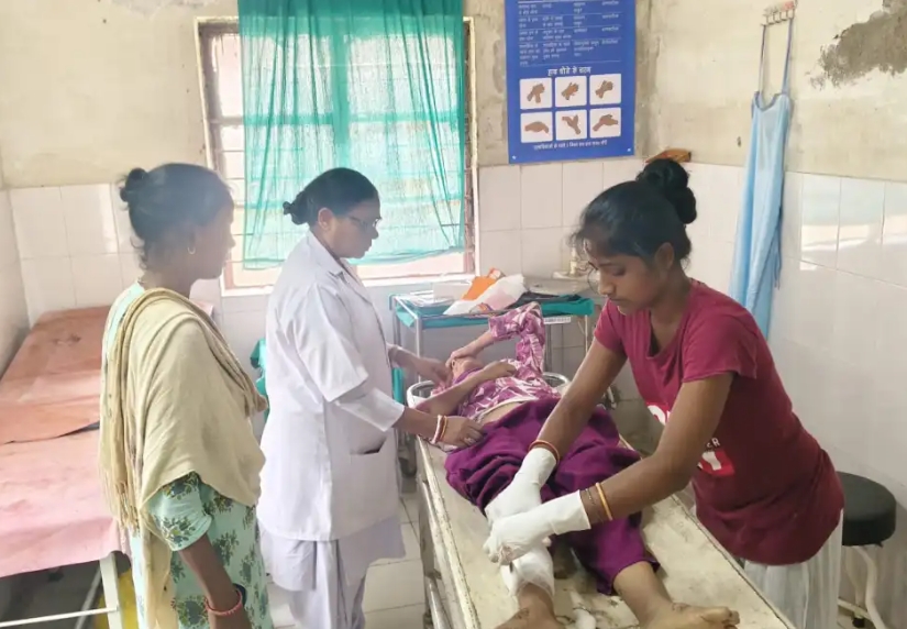 पश्चिमी सिंहभूम में तेज रफ्तार ट्रैक्टर की चपेट में आई शिक्षिका, चाईबासा सदर अस्पताल में भर्ती