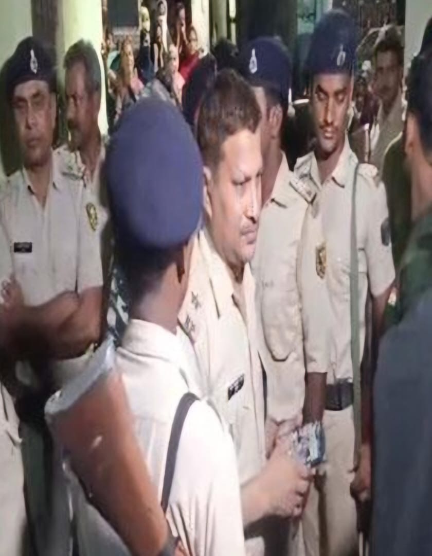 72 घंटे की रेड के बाद आर्म्स एक्ट में गिरफ्तार पूर्व वार्ड पार्षद विजय झा