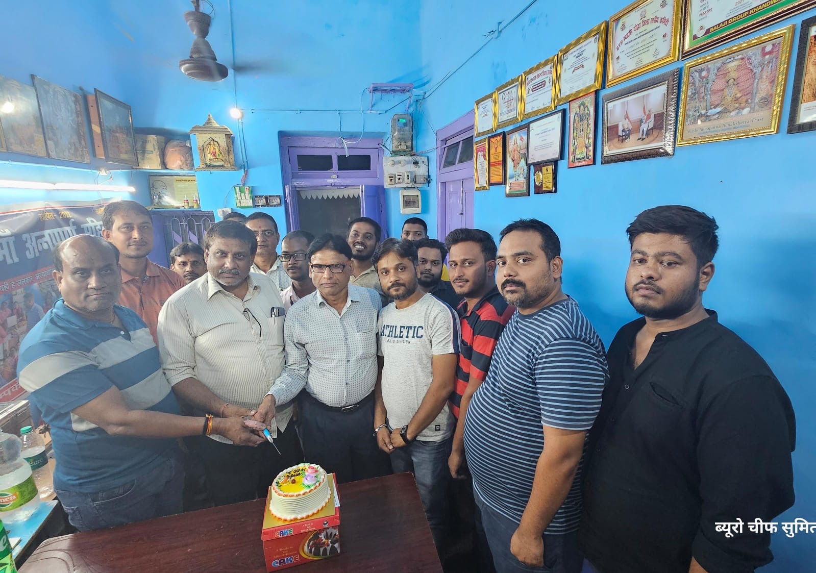 माँ अन्नपूर्णा कम्युनिटी किचन के 1400 दिन पूरे होने पर साधारण तरीके से मनाया गया सादा समारोह