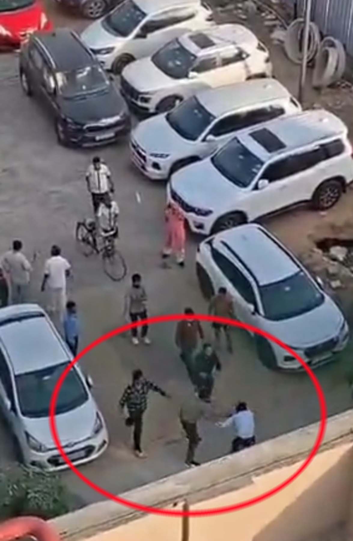 गुरुग्राम में ड्यूटी से लौट रहे सिविल इंजीनियर से मारपीट कर गर्दन की हड्डी तोड़ी
