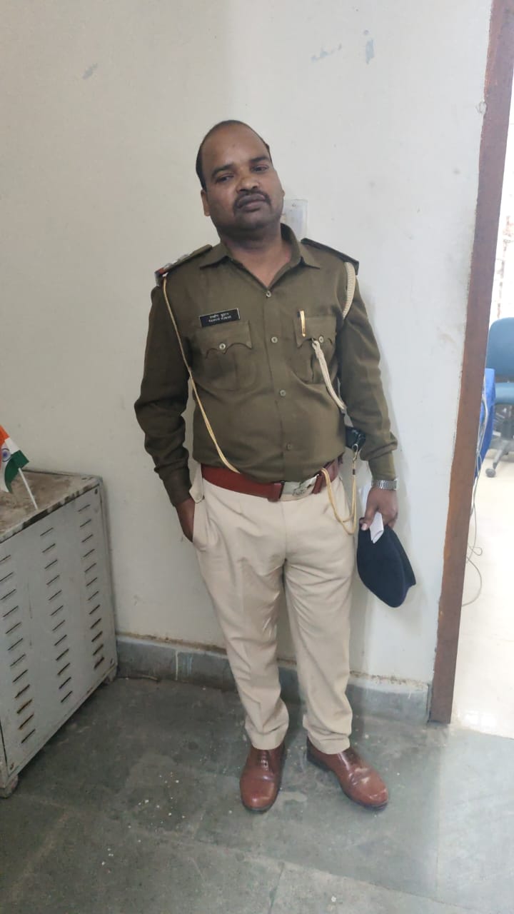 दो साल से फर्जी दरोगा बनकर वसूली के धंधे में शामिल रणवीर हुआ गिरफ्तार