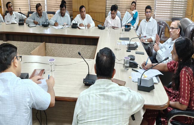 नारनौलः ‘हर घर तिरंगा’ अभियान को लेकर उपायुक्त ने अधिकारियों को दिए निर्देश