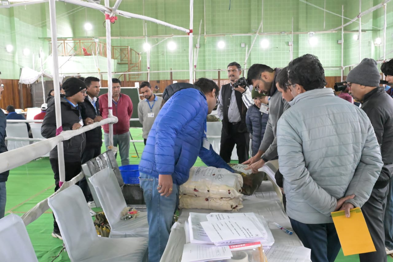 केदारनाथ विस सीट पर उपचुनाव के लिए मतगणना शुरू, पोस्टल बैलेट की हो रही गिनती