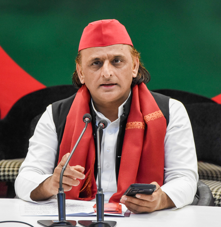अखिलेश का पीएम मोदी पर तंज, कहा- चुनाव के बाद अचानक ‘संकट’ की चिंता क्यों?