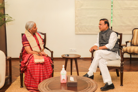 असम के सीएम हिमंता बिस्वा सरमा ने केंद्रीय वित्त मंत्री निर्मला सीतारमण से की मुलाकात, राज्य के विकास पर चर्चा