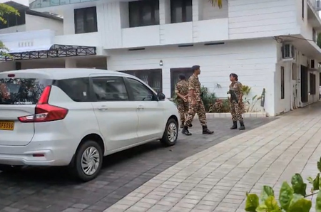 केरल: सीएम पिनाराई के घर ईडी रेड, बेटी से भी हो चुकी पूछताछ