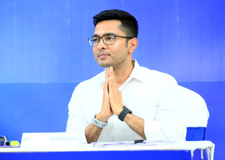 राहुल गांधी के समर्थन पर अभिषेक बनर्जी ने दिया धन्यवाद, बोले- मैं केवल जनता के सामने झुकूंगा