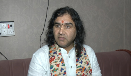 देवकीनंदन ठाकुर बोले, मंदिरों के लिए बने 'सनातन बोर्ड'
