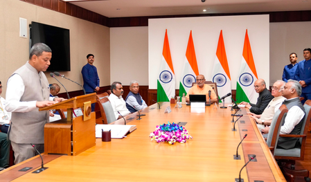 उपराष्ट्रपति ने मंसूर अली खान और रजनीश अग्रवाल को दिलाई राज्यसभा की शपथ