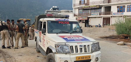 पर्यटन स्थल जई घाटी में सुरक्षा बलों से भिड़ंत, हथियार छीनने की कोशिश नाकाम