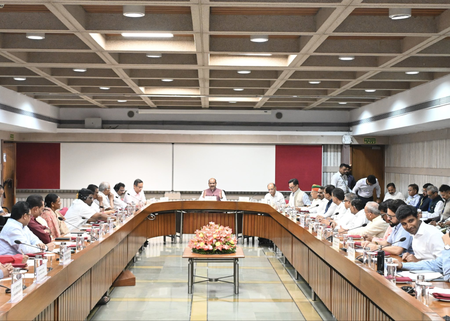 संसद सत्र से पहले ओम बिड़ला ने सांसदों से कहा- जनहित के मुद्दों पर करें सार्थक चर्चा