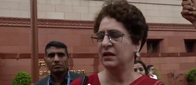 कांग्रेस सांसद प्रियंका गांधी वाड्रा ने प्रदर्शनकारी छात्रों के खिलाफ बल प्रयोग की आलोचना की