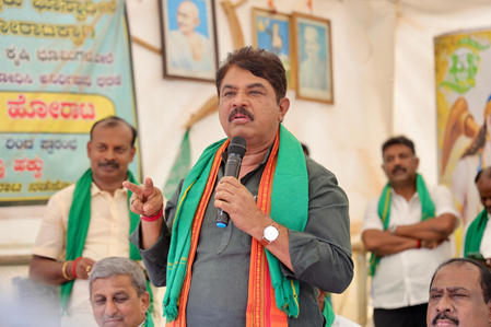 कर्नाटक के 'कचरे से आजादी' अभियान पर भाजपा का तंज, गड्ढों से आजादी की उठाई मांग