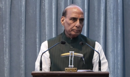 रक्षा मंत्री राजनाथ सिंह का संदेश- सेनाओं के साथ सहयोगी संस्थान भी हों आधुनिक