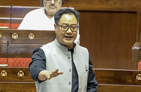 सदन की कार्यवाही रुकने पर भड़के किरेन रिजिजू, विपक्ष पर साधा निशाना