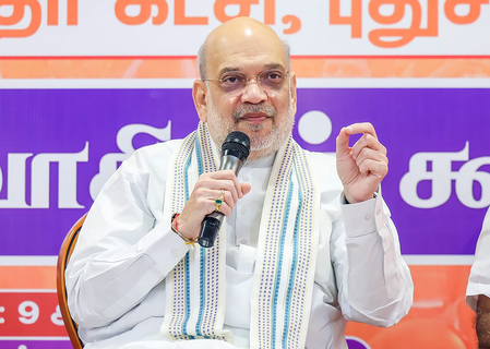 'वंदे मातरम' विवाद पर अमित शाह का कांग्रेस पर हमला, बोले- फिर दोहरा रही ऐतिहासिक भूल