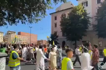 POK में अत्याचार के खिलाफ इटली में विरोध प्रदर्शन, पाक सेना के खिलाफ निकला मार्च