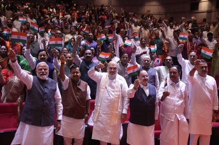 NDA सांसदों की मंगल बैठक में एकजुटता का संदेश, पीएम मोदी भी रहे मौजूद