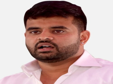 कर्नाटक: जेल में सेंट्रल क्राइम ब्रांच का छापा, प्रज्वल रेवन्ना समेत दो कैदियों के पास मिले मोबाइल फोन