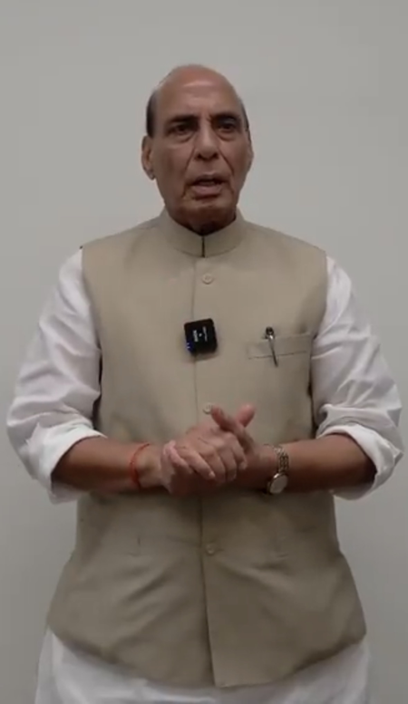 वंदे मातरम पर कांग्रेस को राजनाथ सिंह की नसीहत, विरोध को बताया गंभीर