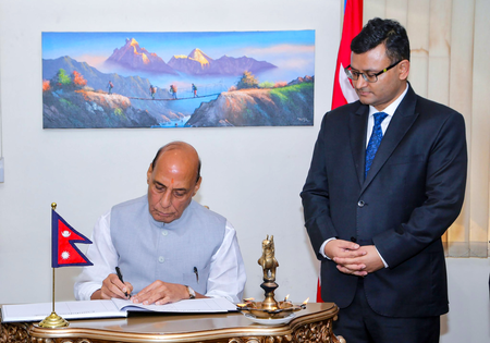 नेपाल दूतावास में राजनाथ सिंह ने जताया शोक, शोक-पुस्तिका पर किए हस्ताक्षर