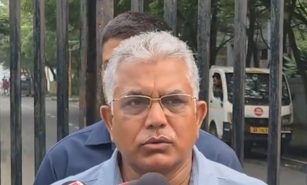 जादवपुर यूनिवर्सिटी में देशविरोधी नारों पर सख्ती, दिलीप घोष ने दी कानूनी कार्रवाई की चेतावनी