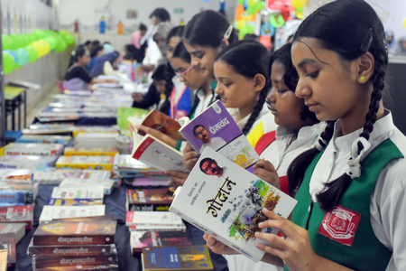 हिंदी दिवस : बदलते दौर में हिंदी का बदलता स्वरूप, ‘उर्मिला-विषयक उदासीनता’ पर सवाल