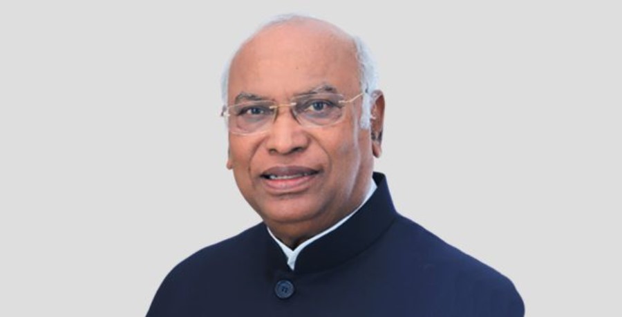 सुप्रीम कोर्ट से राहत के बाद कांग्रेस हमलावर, खरगे बोले- बदनाम करने की साजिश