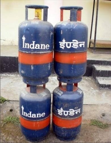 1 अगस्त से कमर्शियल एलपीजी सिलेंडर सस्ता, दिल्ली में ₹202 और कोलकाता में ₹209 की कटौती