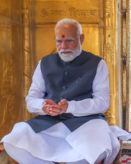 विनम्रता, क्षमाशीलता और उत्तम आचरण ही व्यक्तित्व के सच्चे आभूषण हैं: पीएम मोदी