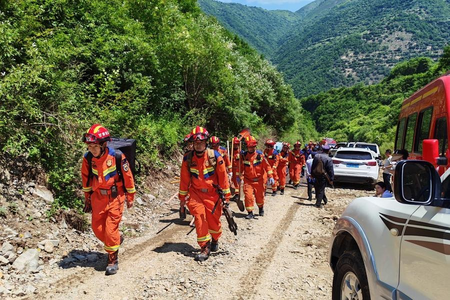 चीन के गांसु में लैंडस्लाइड, 21 की मौत, 7 घायल