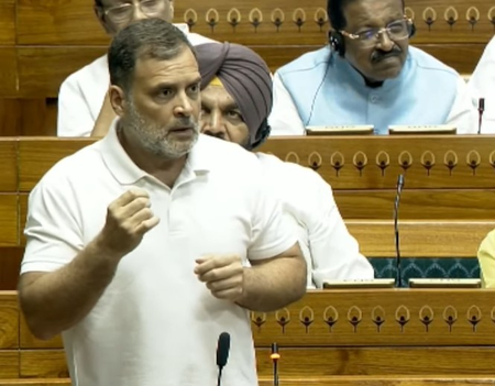 संसद में राहुल के संबोधन पर सियासी संग्राम, छात्रों के समर्थन में उतरे नेता विपक्ष