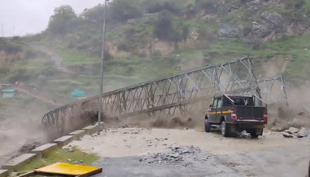 हिमाचल से लद्दाख तक भारी बारिश का अलर्ट, बढ़ा भूस्खलन का खतरा