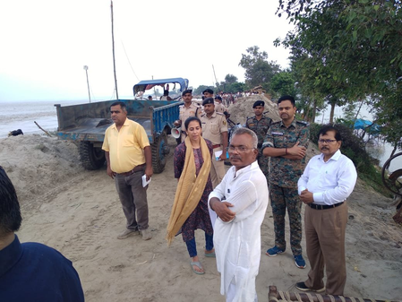 राघोपुर-नरकटिया बांध में कटाव, बाढ़ के पानी से बढ़ी चिंता